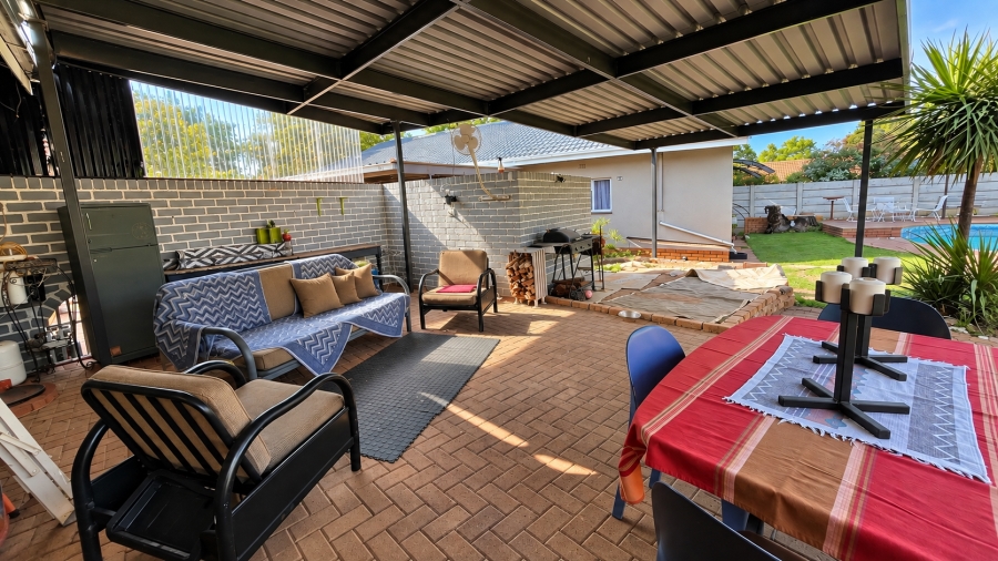 3 Bedroom Property for Sale in Flamwood North West